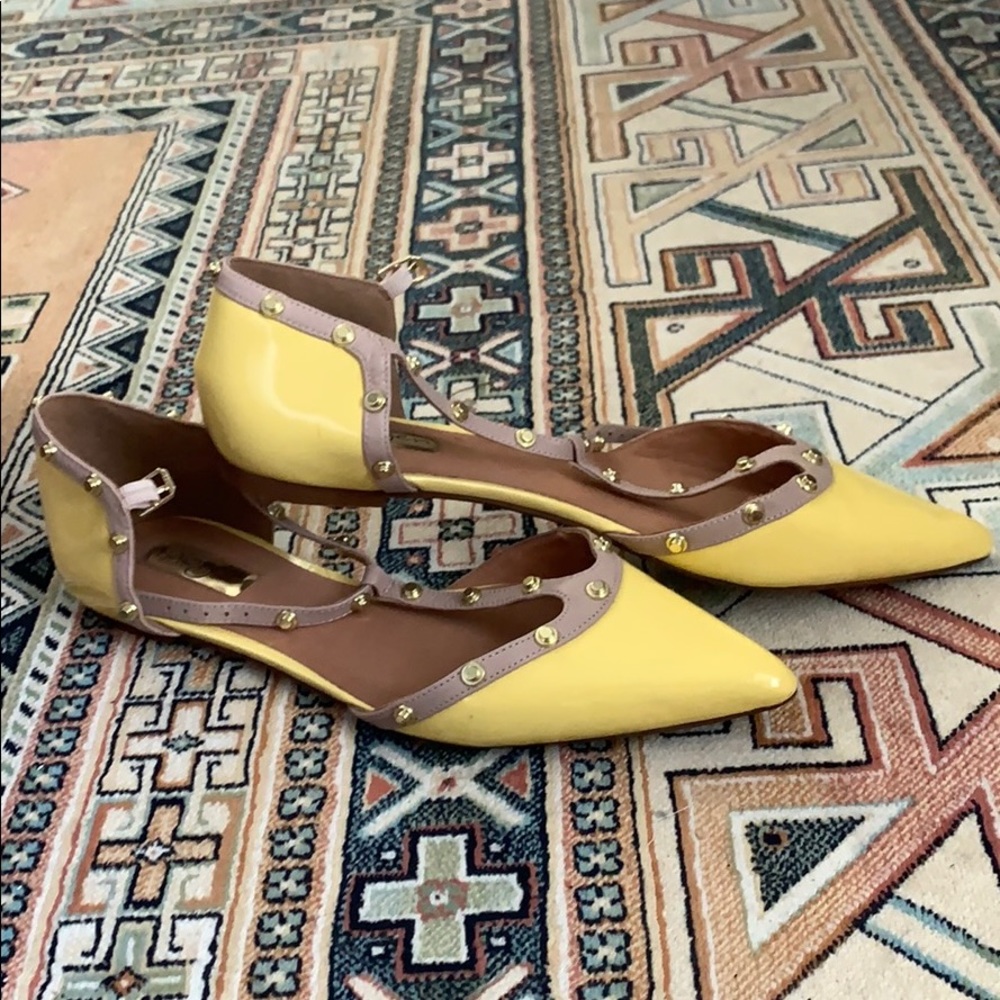 Yellow flats